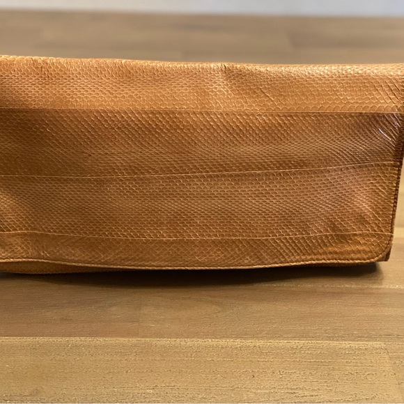 Beirn Womens Animal Print Striped Chained Strap Magnetic Clutch Handbag - Picture 1 of 9